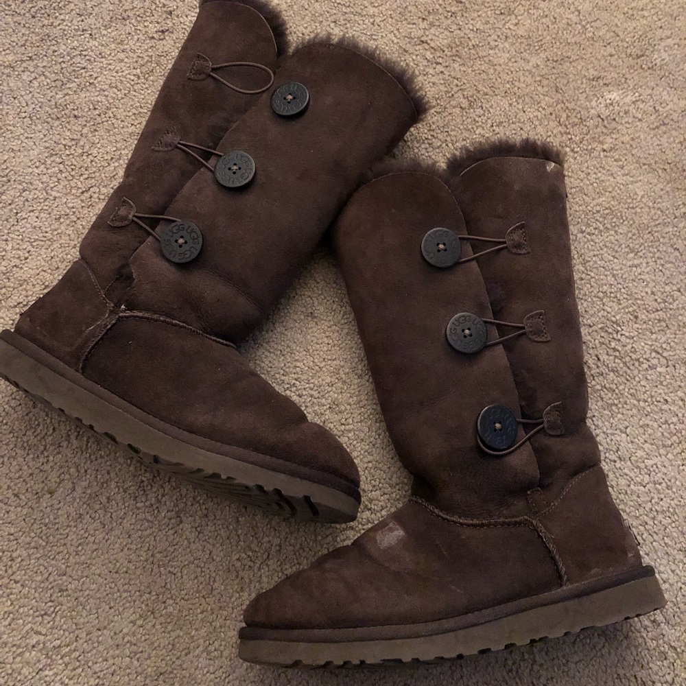 Uggs - image 1